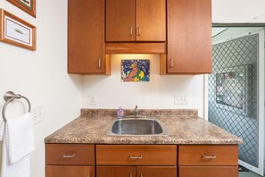 Condo, 1 cama de casal e sofá-cama (Kona Islander Inn#309) | Parte interna