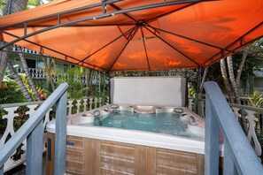 Condo, 1 Double Bed with Sofa bed (Kona Islander Inn#309) | Outdoor spa tub - Kona Islander Inn#309 (Kailua-Kona)