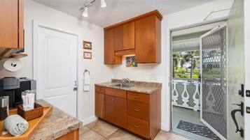 Condo, 1 Double Bed with Sofa bed (Kona Islander Inn#309) | Private kitchen