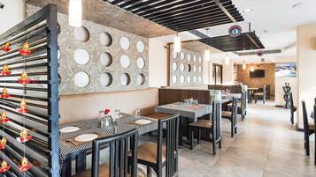 House | Dining