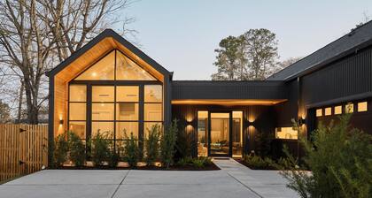 Discover The Black Oak: Forest & Chill—an entire home nestled among the trees.