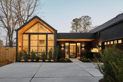 Discover The Black Oak: Forest & Chill—an entire home nestled among the trees.