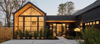Discover The Black Oak: Forest & Chillâan entire home nestled among the trees.