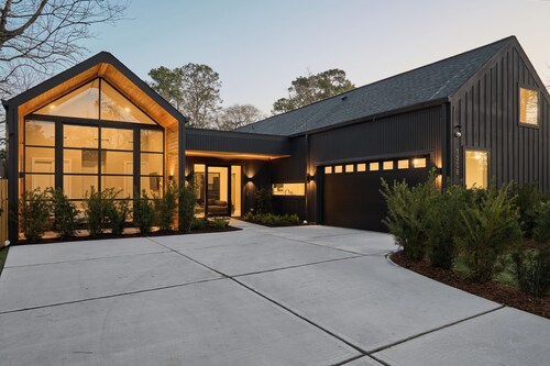 Discover The Black Oak: Forest & Chill—an entire home nestled among the trees.
