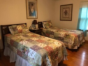 4 habitaciones, tabla de planchar con plancha y wifi gratis 