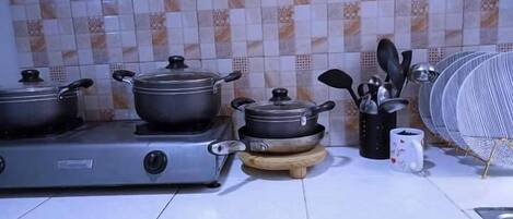 Deluxe Apartment, City View | Private kitchen | Fridge, microwave, cookware/dishes/utensils
