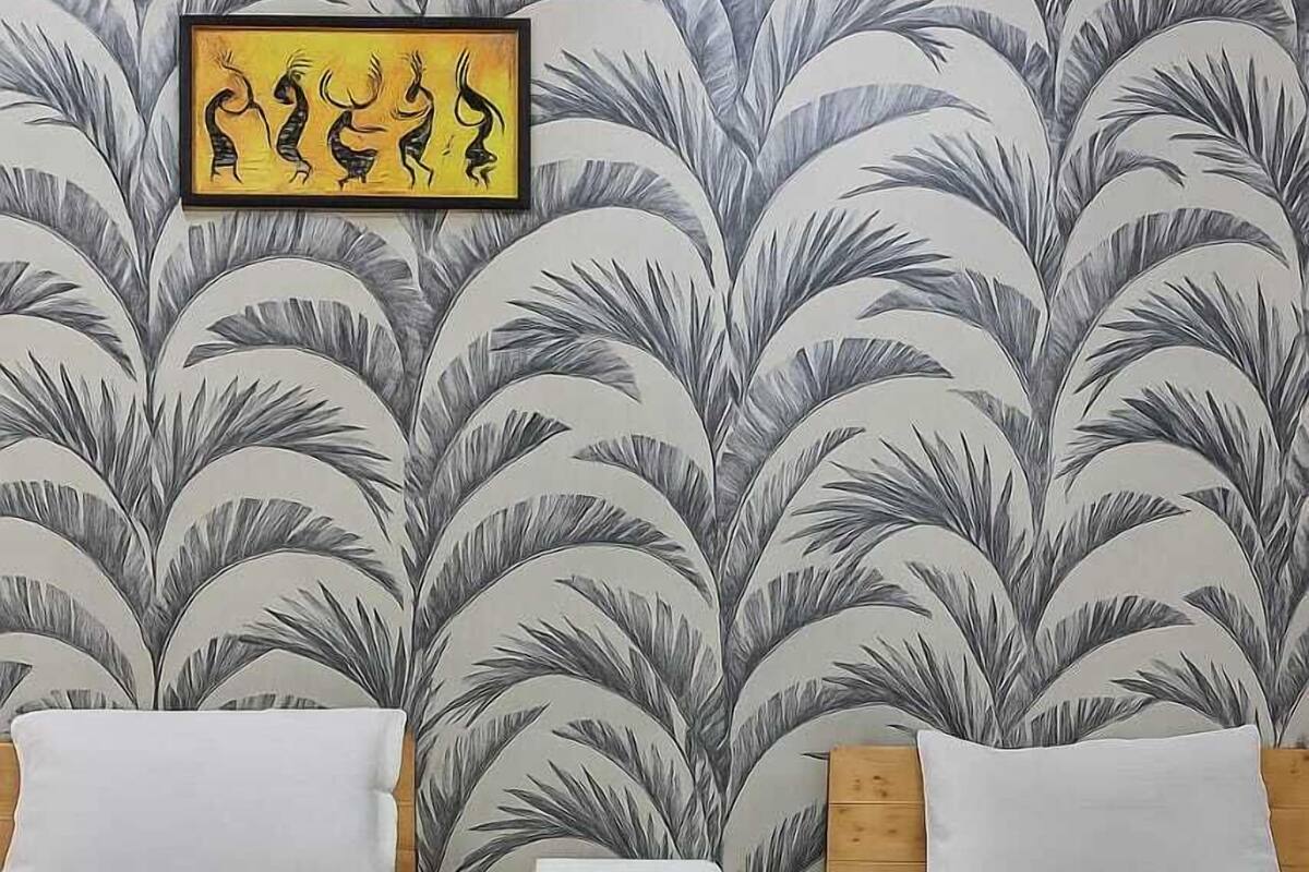 Escritorio, espacio para trabajar con laptop y wifi gratis