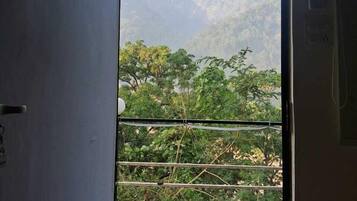 Deluxe Room, Balcony, Hill View | Mountain view