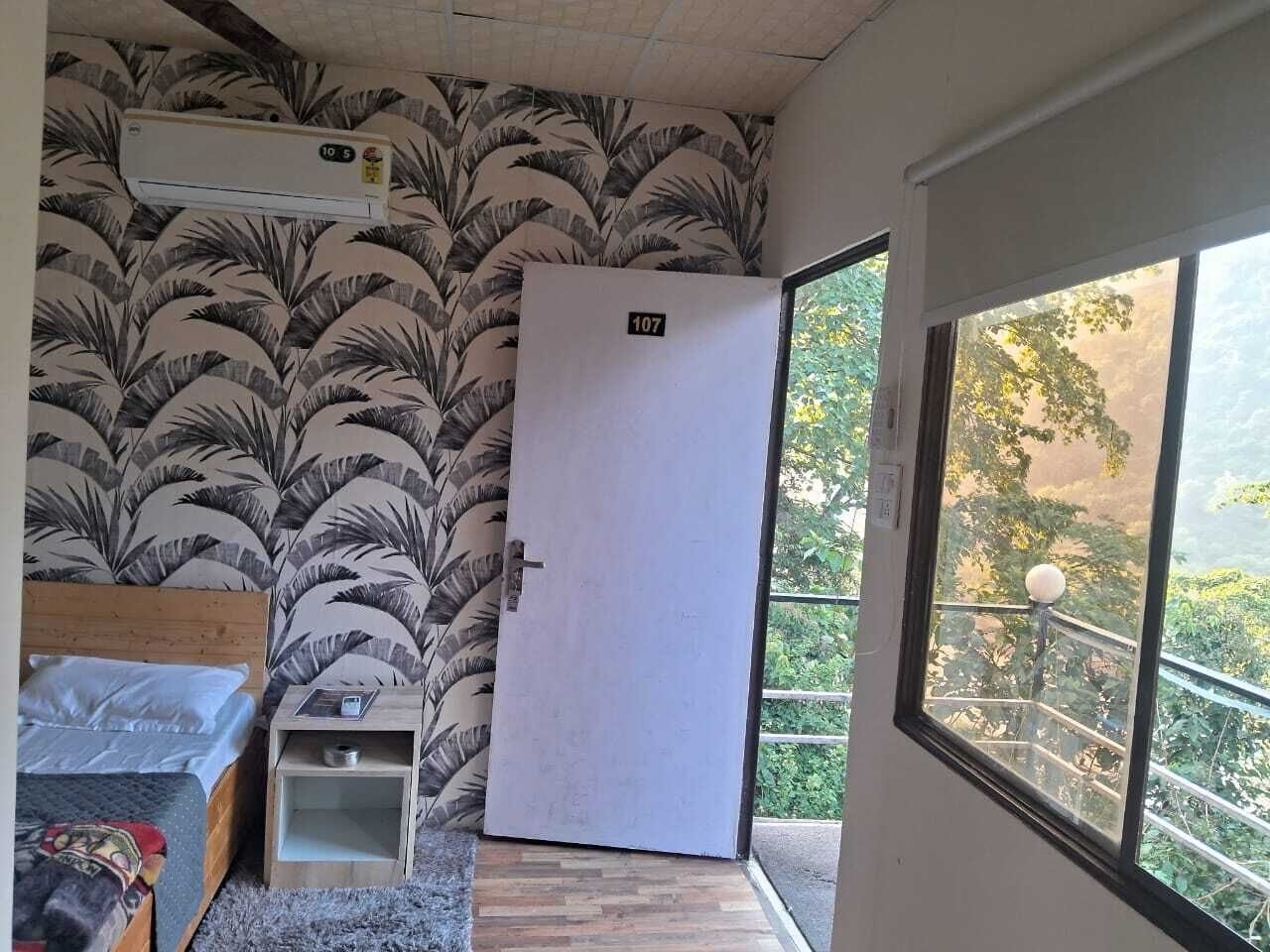 Kamar Deluks, balkon, pemandangan bukit | Meja kerja, ruang kerja ramah laptop, dan Wi-Fi gratis