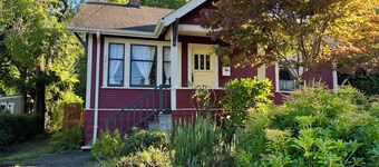 Charming 2-bedroom bungalow in Seward Park