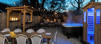 Spacious Lux Cincinnati Group Retreat: Sauna/Spa, Fire pit, 5 min DT