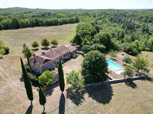 Les Jaunies, magnificent farmhouse completely renovated for 20 beds. 