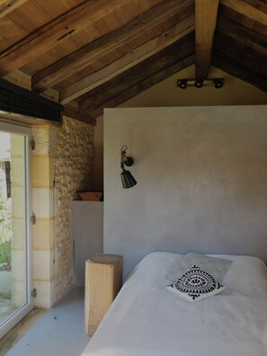 8 bedrooms, iron/ironing board, travel cot, bed sheets
