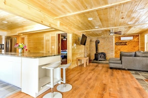 Interior - 9BR/5BR/Hottub/2 Saunas 6 min to Hunter on 30 private acres (Hunter)