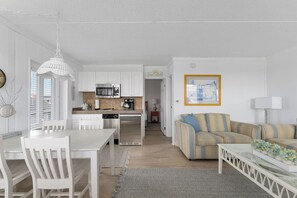 Interior - Beachcomber Resort 1bedroom Queen suite (Avalon)