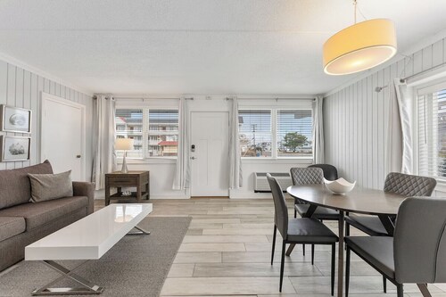 Beachcomber Resort 1bedroom Queen suite