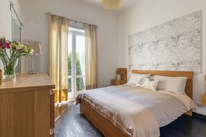 3 bedrooms, in-room safe, iron/ironing board, travel cot - Palermo Historic Center Duplex Apartment with Terrace- 2 bed - 3 bath - 2 LR (Palermo)