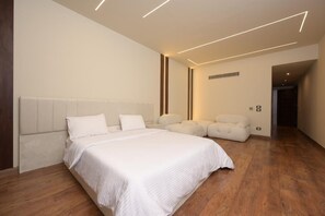 4 bedrooms, iron/ironing board, WiFi, bed sheets - Charming 4-bedroom villa with WiFi, AC in peaceful Cairo Governorate (Cairo Governorate)