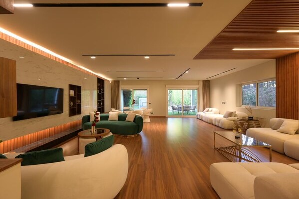 Interior - Charming 4-bedroom villa with WiFi, AC in peaceful Cairo Governorate (Cairo Governorate)