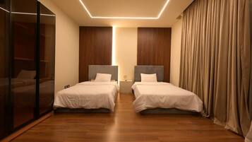 4 makuuhuonetta, silitysrauta/-lauta, Wi-Fi, vuodevaatteet