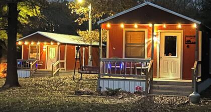 THE BEARS LAIR CABIN- Cabin#2 @ HIDDEN OAKS CABINS