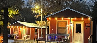 THE BEARS LAIR CABIN- Cabin#2  @  HIDDEN OAKS CABINS