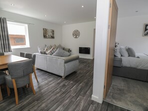 3 bedrooms, individually decorated, individually furnished, free WiFi