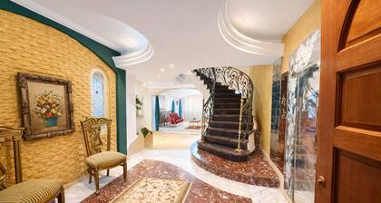 Cairo Apt w/ Nile view near Egyptian Museum, Cairo Tower & Tahrir Square + Wi-Fi