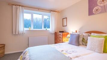 2 chambres, fer et planche Ă repasser, Wi-Fi gratuit, draps fournis