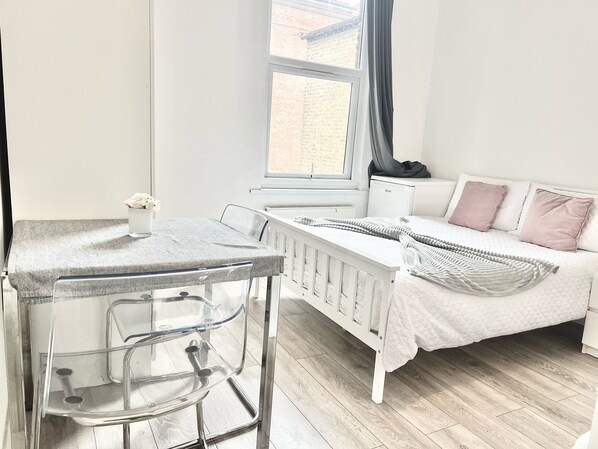 1 bedroom, WiFi, bed sheets - Family Room 4 People - Central London Westfield Mall (London)