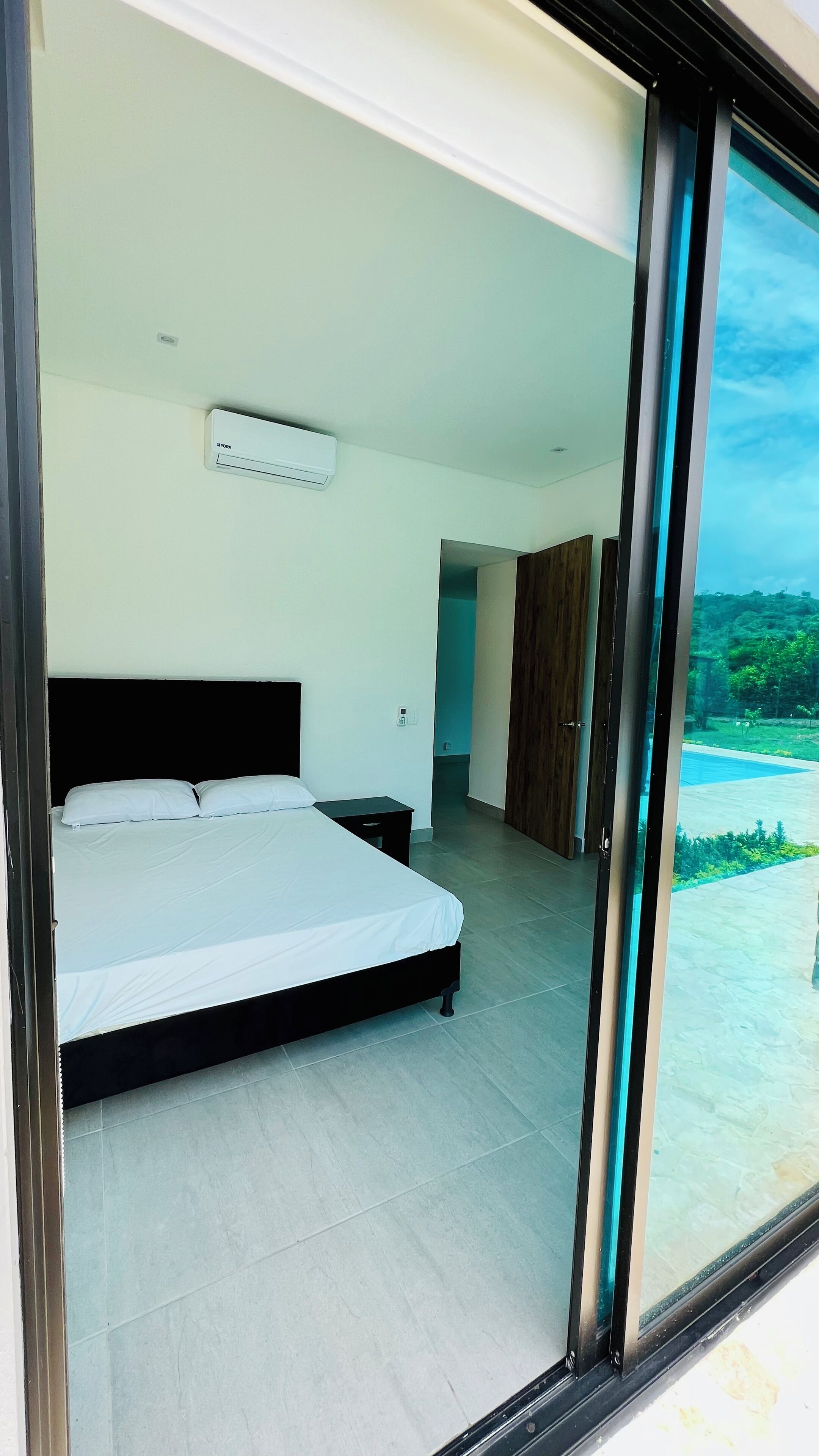 4 bedrooms, WiFi, bed sheets