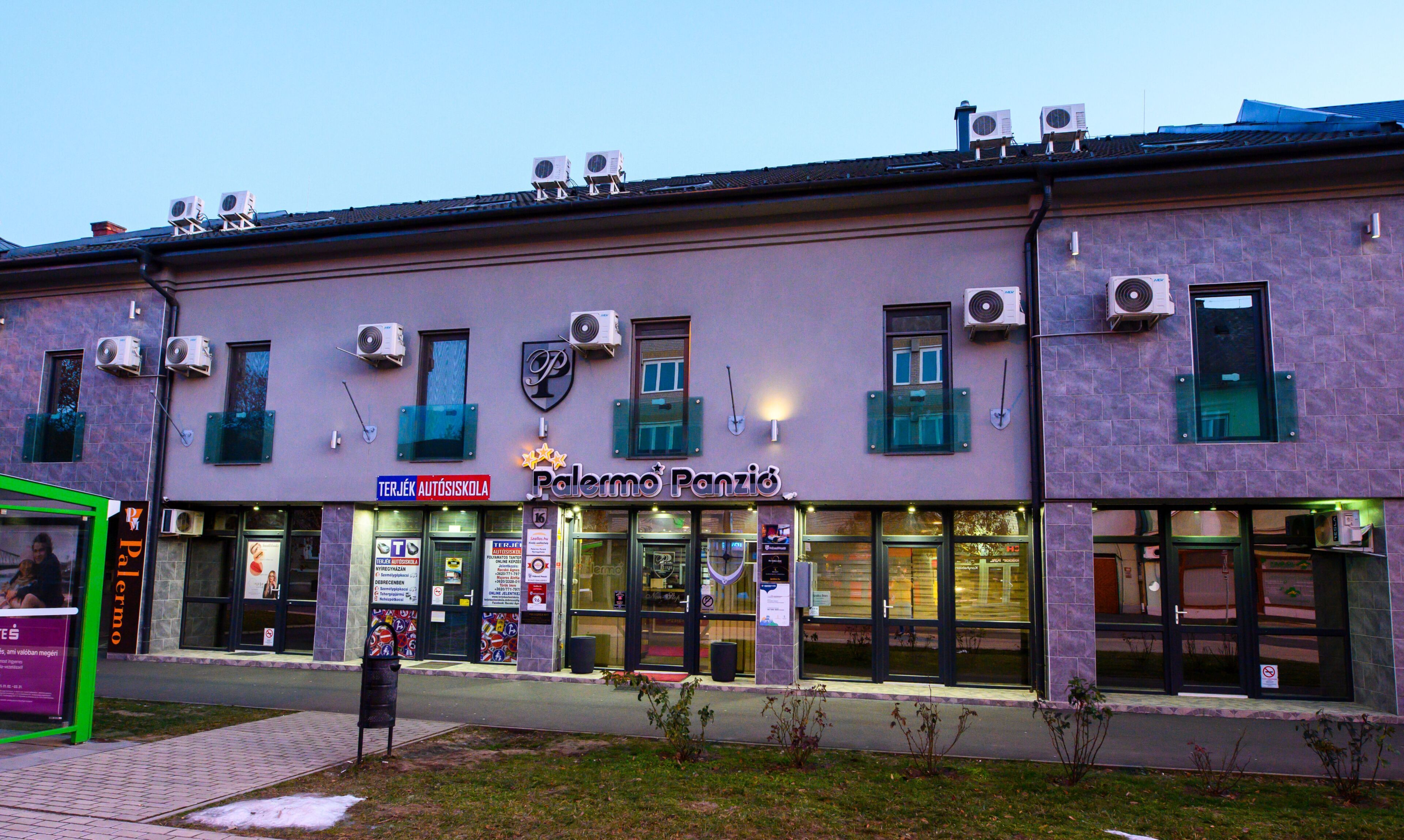 Fachada da propriedade