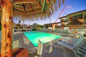 House (6 Bedrooms) | Interior