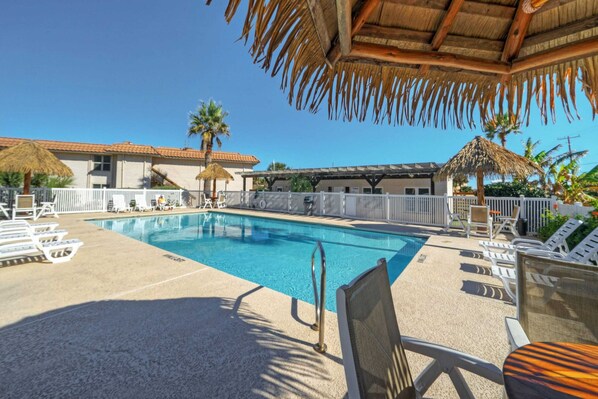 House (6 Bedrooms) | Front of property