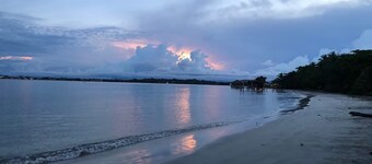 Seahouse Beachfront B&B with Pool