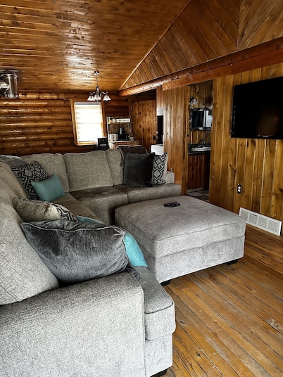 Cozy rustic cabin in the beautiful moose mountains. At Kenosee Lake Saskatchewan