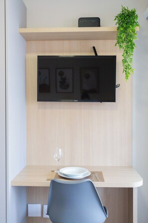 Studio | Setrika/meja setrika, Wi-Fi gratis, dan seprai linen