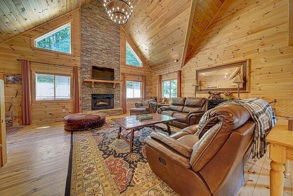 Smart TV, lareira, pebolim