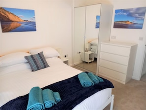 1 chambre, fer et planche à repasser, Wi-Fi, draps fournis