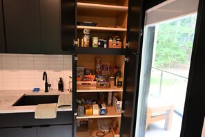 Fridge, microwave, oven, stovetop - The Enchanted Studio (Richmond)