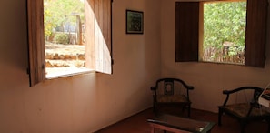 Basic Chalet | Living area