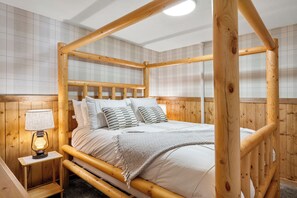 5 bedrooms, desk, free WiFi, bed sheets - The Escape at Bear Lake | Private Hot Tub | Boat Parking (Garden City)