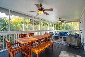 تناول الطعام بالخارج