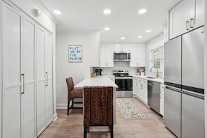 Coffee/tea maker, fridge, microwave, oven - "Still In The Dunes" | Walk to Beach | Golf | Din (Isle of Palms)
