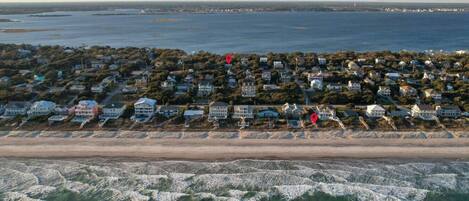 Beach nearby, sun loungers, beach towels