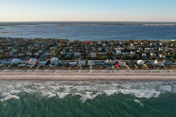 In Strandnähe, Liegestühle, Strandtücher