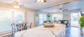 Play & Relax~Group and Family Fun! Dog Friendly.