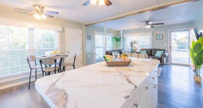 Play & Relax~Group and Family Fun! Dog Friendly.