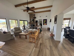 TV connectée, cheminée