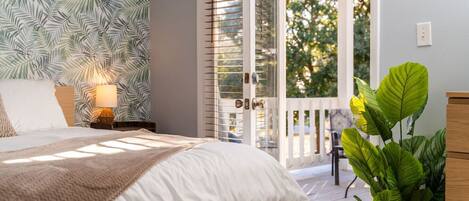 3 bedrooms, desk, iron/ironing board, travel crib